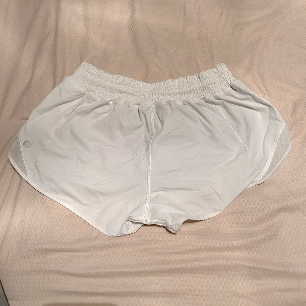 Lululemon White Hotty Hot short.